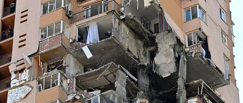 Atacul cu rachetă asupra unui bloc din Kiev s-a soldat cu victime. Câți morți și răniți au găsit salvatorii în apartamentele distruse