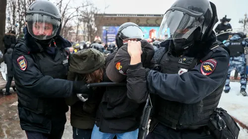 Mii de persoane au fost arestate în timpul protestelor pro-Navalnîi din Rusia. LIVE UPDATE | VIDEO