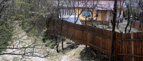 Codul portocaliu de inundații, prelungit până joi pe râuri din județele Covasna, Harghita și Brașov 
