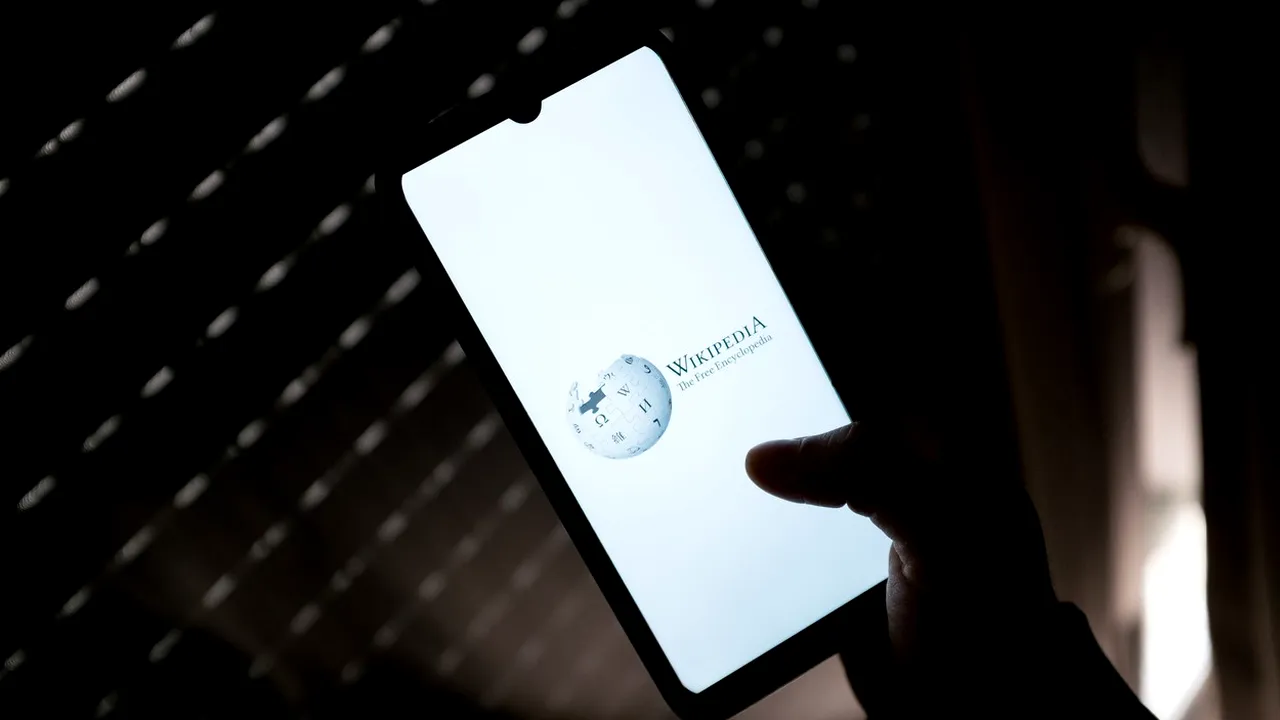 Rusia ”asediază” și Wikipedia: ”Să pună capăt difuzării de informații false despre operațiunea din Ucraina”