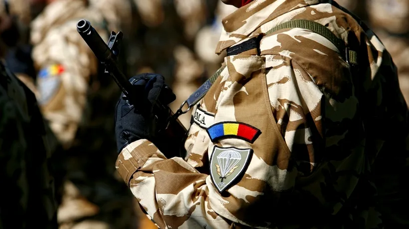 Doi militari români au fost răniți în Afganistan după ce mașina de luptă în care se aflau s-a răsturnat