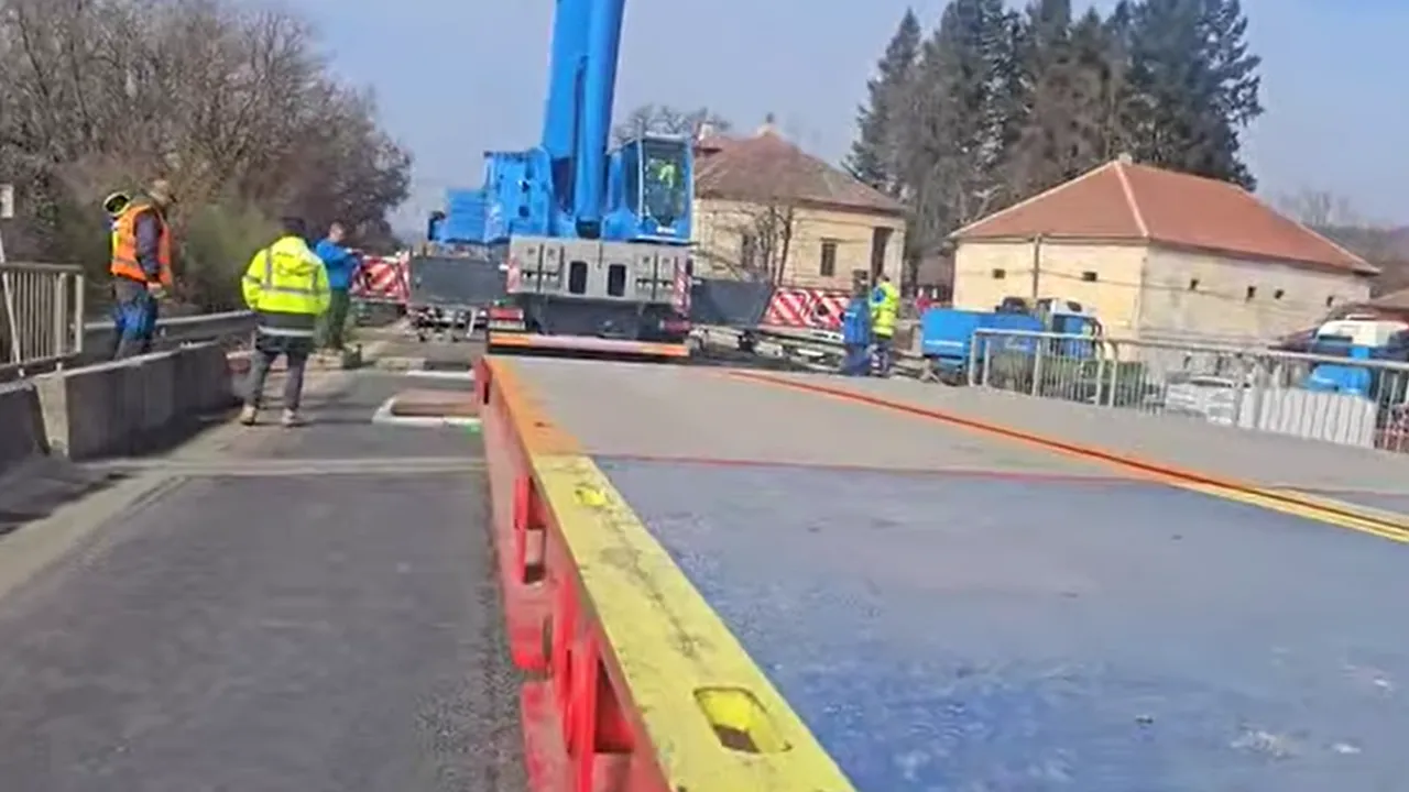 CNAIR: Platforma „flyover” pentru CONVOIUL agabaritic de 788 de tone, montată pe DN 7