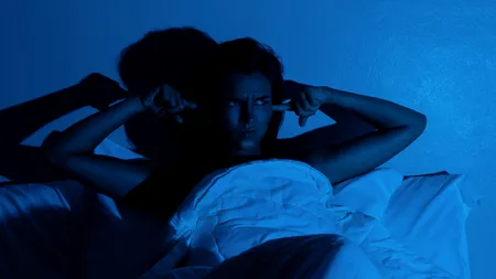 Senzația că ești treaz, dar blocat în corpul tău. Cum poți depăși un episod de paralizie în somn