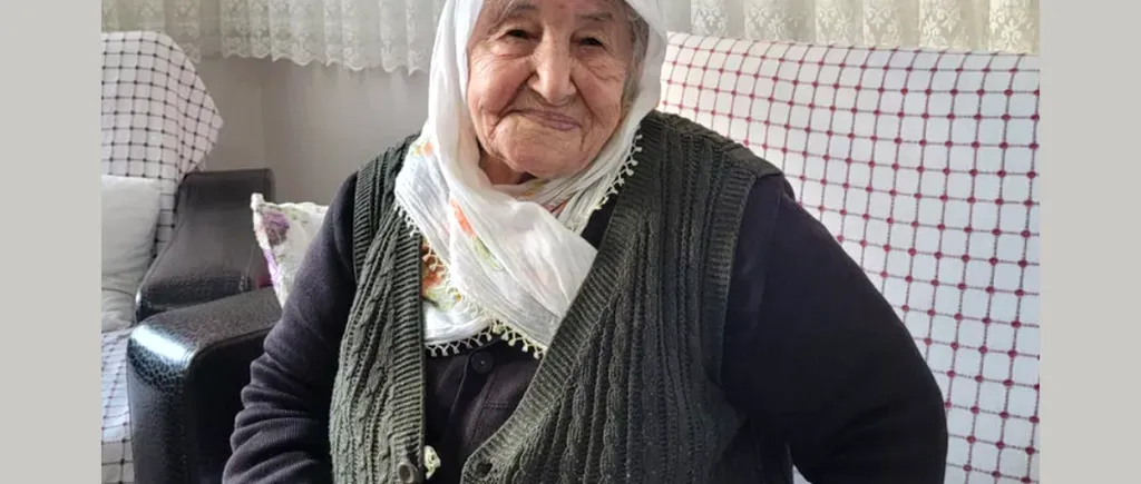 O femeie de 106 ani din Turcia s-a vindecat de COVID-19. „Dacă nu eram vaccinată, situația era alta”