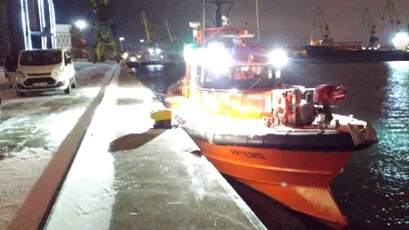 Căpitanul unei nave a fost găsit MORT în Portul Constanța. Motivul pentru care moartea este considerată SUSPECTĂ, deși inițial s-a anunțat că bărbatul a făcut INFARCT