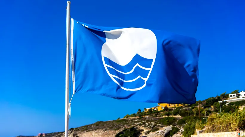Ce înseamnă dacă vezi ”Blue Flag” pe o plajă din România