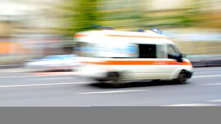 Accident mortal în Mehedinți: Un bebeluș de doar 4 luni a murit și trei adulți sunt răniți, după ce mașina în care erau a lovit un cap de pod 