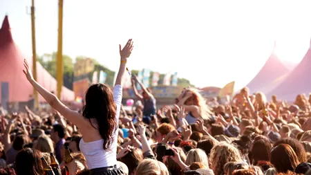 Comunicat: Outfituri de festival fară 