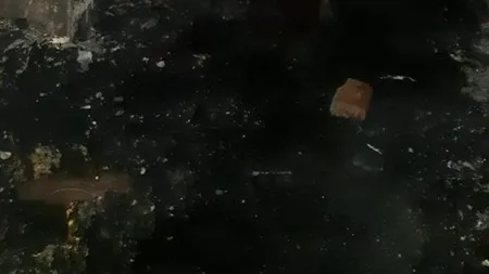 Incendiu puternic în Caraş-Severin. Două persoane fără adăpost, transportate la spital