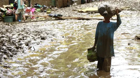 Cel puțin nouă morți în urma inundațiilor și alunecărilor de teren produse în Indonezia