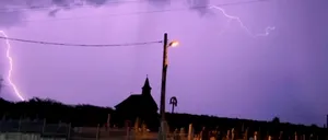 Fenomen meteo spectaculos în România. Cerul a devenit VIOLET