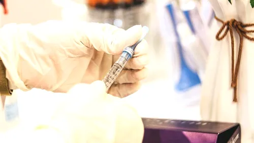 OMS nu crede în datele furnizate de China în legătură cu unele efecte secundare ale vaccinului Sinopharm 