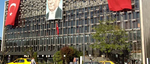 Războiul simbolurilor. Erdogan dărâmă un monument al statului laic și ridică o moschee