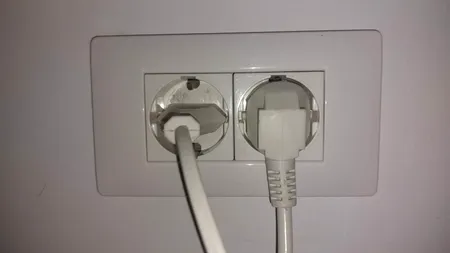APARATUL electrocasnic care nu trebuie să stea în priză noaptea. Trebuie scos neapărat