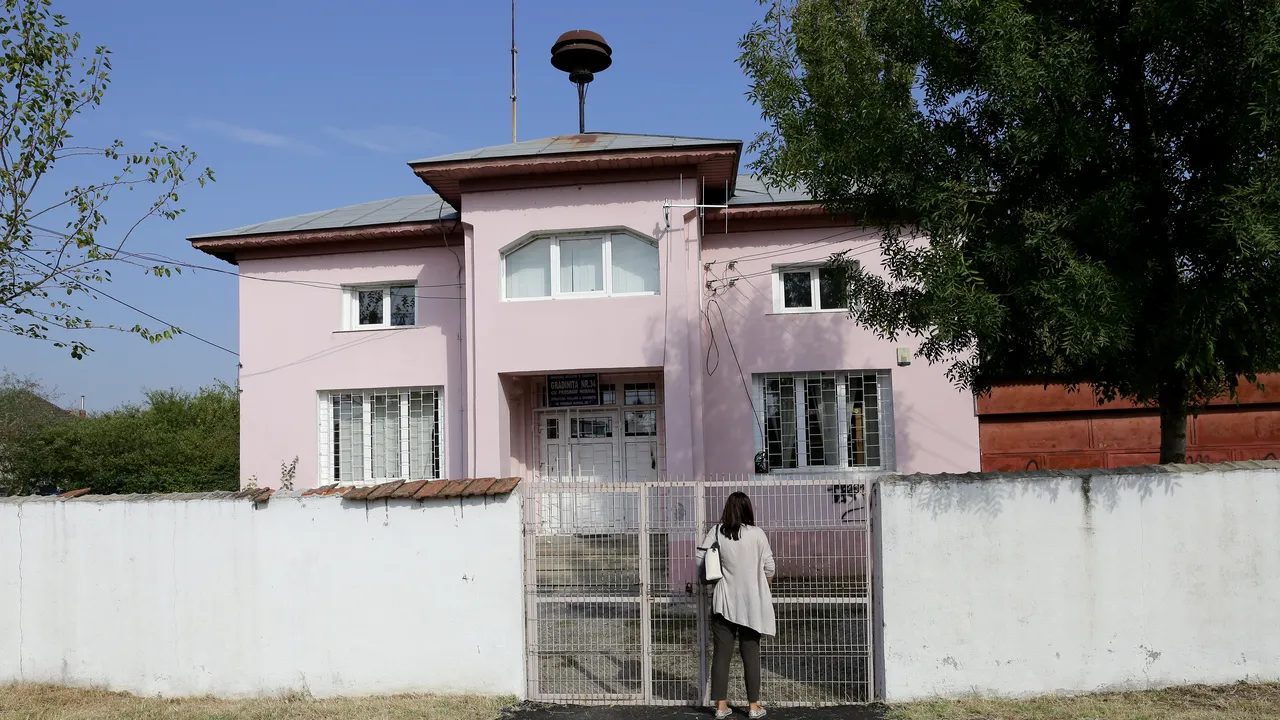 Clopoțelul nu o să mai sune într-un cartier din Craiova: Motivele pentru care școala și grădinița nu se vor deschide în acest an școlar