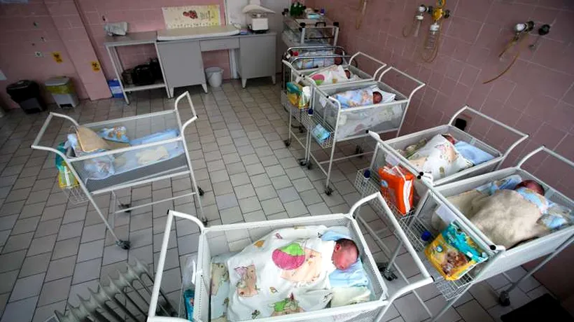 Reportaj BBC. Măsuri extreme în spitalele din Grecia: mamele nu-și pot lua copiii nou-născuți acasă până nu-și plătesc taxele
