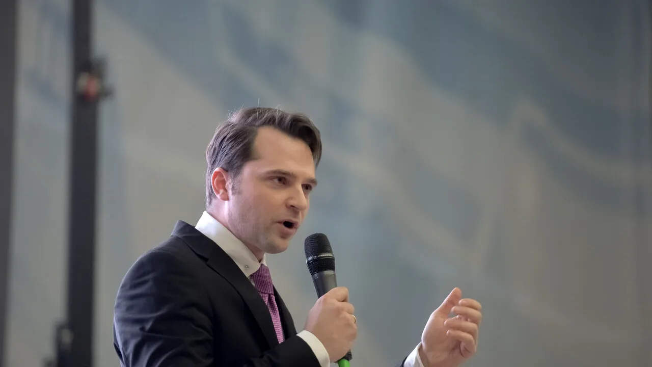Sebastian Burduja, vizită surpriză în Ucraina. „Am plecat de acolo cu durerile și visurile unor generații”