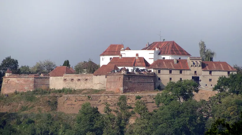 Cetatea Brașovului se vinde. Ce preț i-a stabilit Aro Palace