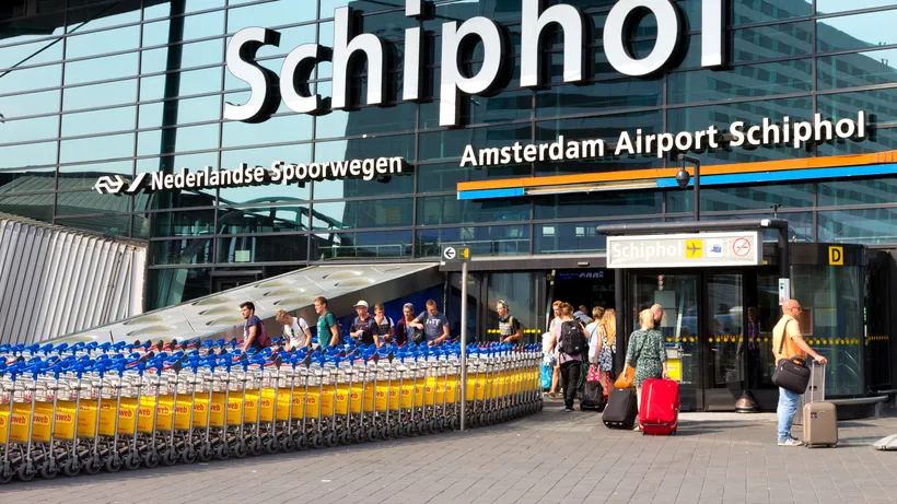 După primul caz confirmat, apar noi suspiciuni de infectare cu varianta Omicron în Europa. 61 de cazuri suspecte pe Aeroportul Schiphol din Amsterdam și un caz în Germania