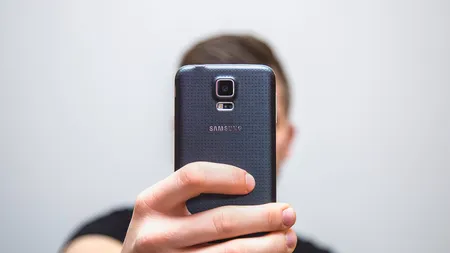 „Remedial”, „selfie” şi prof” se află printre cele aproximativ 3.600 de cuvinte incluse în DOOM 2021
