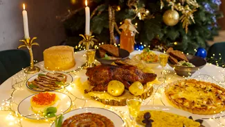 Atenție la ce mâncați de Crăciun! Alimentele care atacă inima și favorizează creșterea în greutate