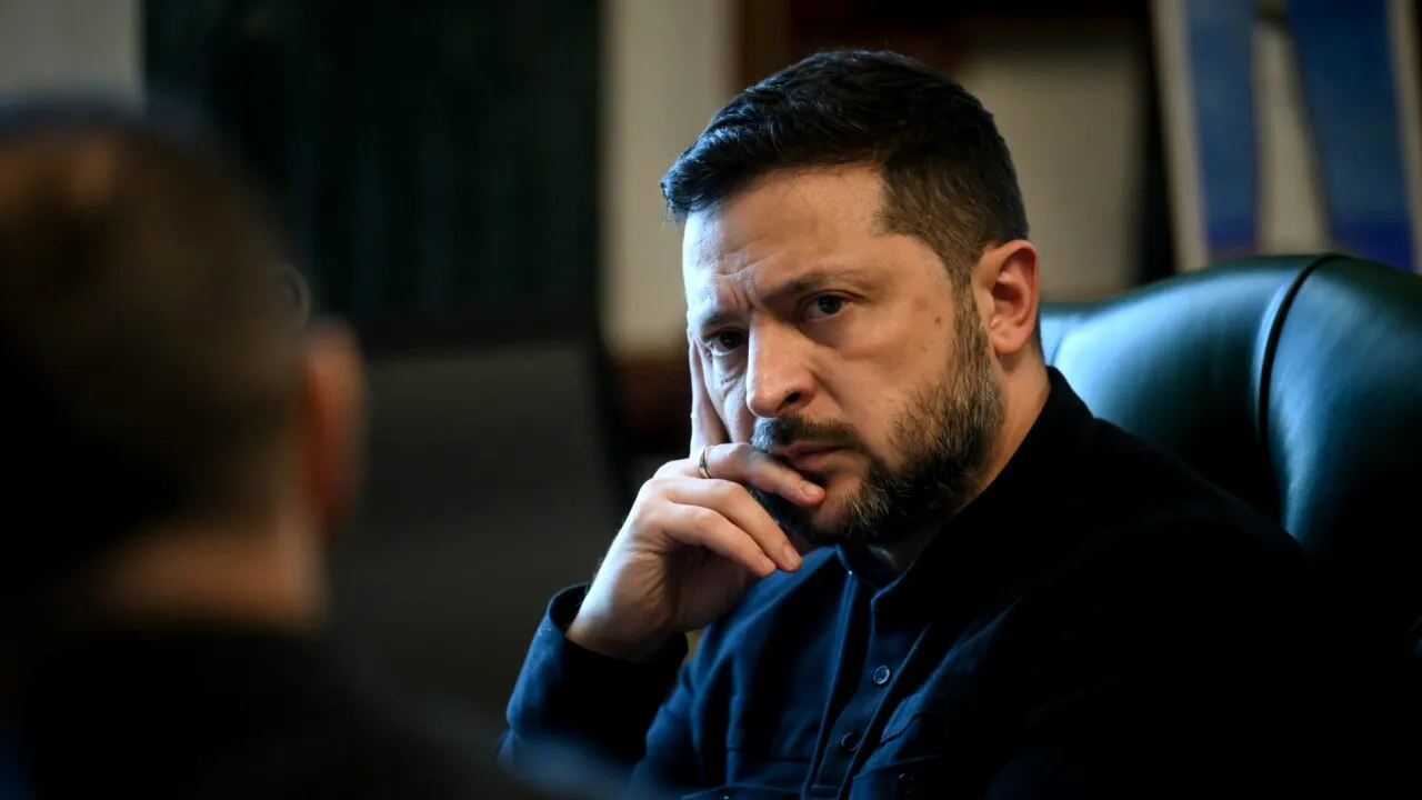 Zelenski pierde încredera poporului: 72% dintre ucraineni consideră că liderul de la Kiev este responsabil pentru actele de corupție comise de anturajul său
