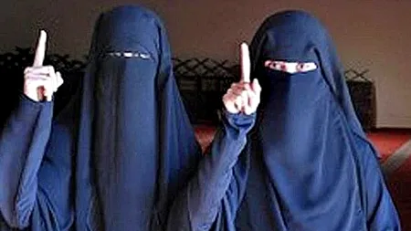 Două adolescente din Austria, răpite ca să lupte în Siria. Mesajul postat de fete pe Facebook: ''Moartea este scopul nostru''