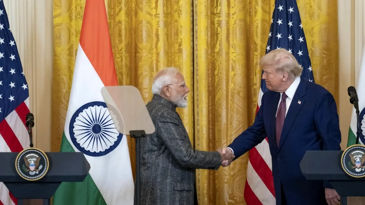 Donald Trump spune că Narendra Modi i-a dat ASIGURĂRI că India nu va mai cumpăra petrol rusesc