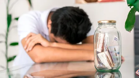 Cum se împacă statistica cu realitatea: o ducem mai bine decât părinții noștri, din punct de vedere financiar, dar ce rămâne în buzunare, de fapt