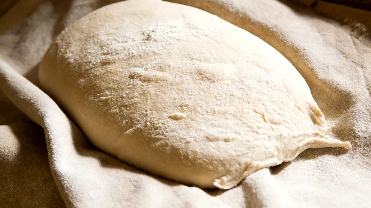 PÂINEA care nu îngrașă conține doar trei ingrediente. Care este rețeta light a acestui produs și cum se prepară