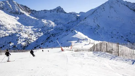 Pregătiri în toi în Poiana Brașov pentru sezonul de iarnă. Cum vor fi prețurile la cazare în 2020