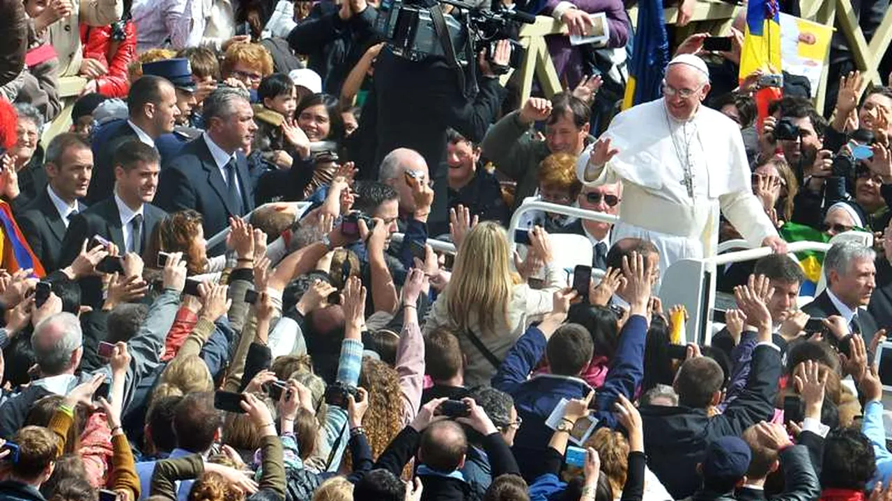 Papa Francisc, în mesajul Urbi et Orbi: Hristos a înviat; fac apel la iubire și pace în întreaga lume