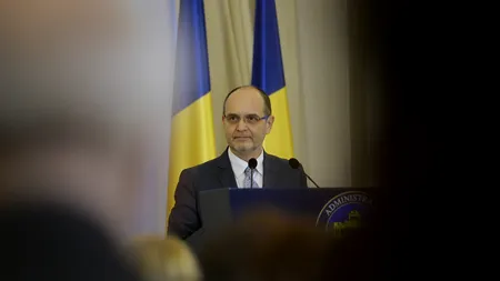 Cioloș, nemulțumit de Curaj: Există riscul de a pierde credibilitatea întregului sistem doctoral 