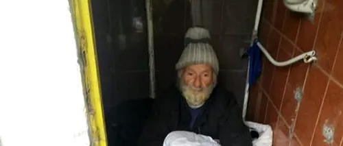 Drama unui pensionar din Iași. Are 11 copii mari, dar a ajuns să doarmă într-o toaletă din centrul orașului. “Nu ține la mine niciunul. Soția îmi oprește pensia. Sper să trec de iarnă”
