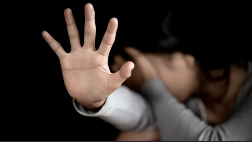 16 de ani închisoare pentru un tată din Botoșani care și-a violat în mod repetat cele două fiice minore