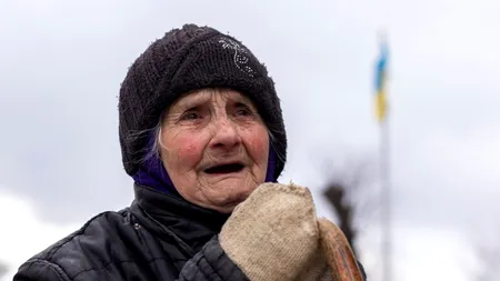 O bunică ucraineancă în vârstă de 98 de ani, care a supraviețuit celui de-Al Doilea Război Mondial, trăiește acum ororile invaziei lui Putin (VIDEO)