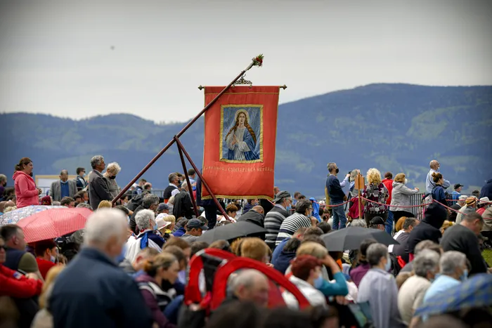 Procesiune catolică de Rusalii. Circa 300.000 de pelerini sunt așteptați la Șumuleu Ciuc