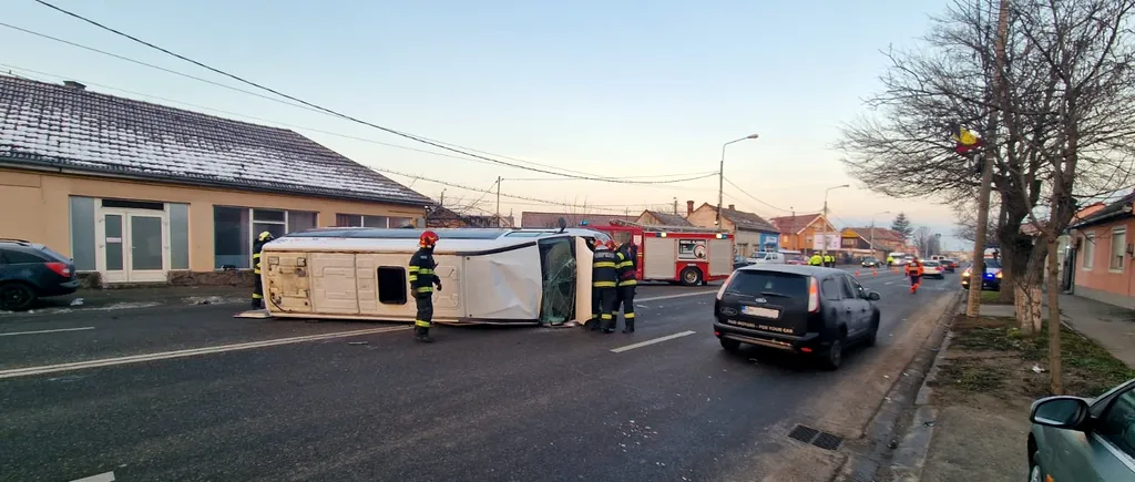 ACCIDENT rutier grav în Oradea! 19 persoane au fost implicate