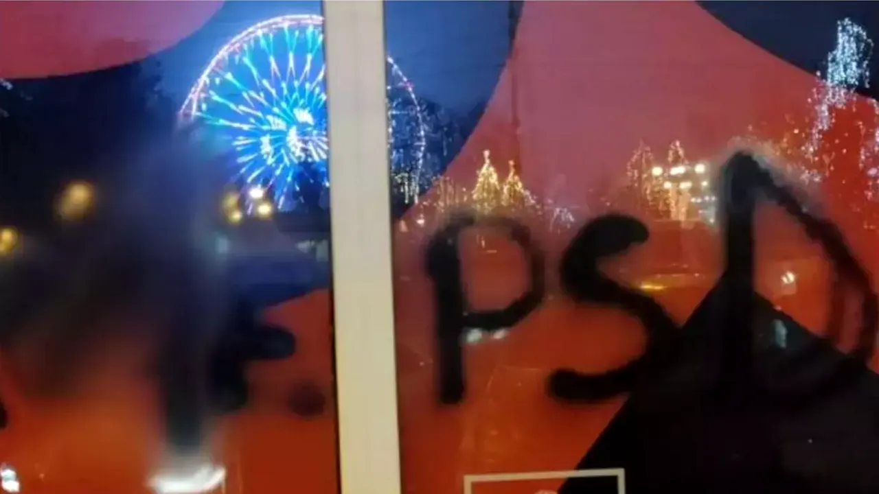 Sediul PSD Ploiești, VANDALIZAT de un bărbat și o femeie. Cum și-au motivat gestul suspecții, după ce au fost prinși de polițiștii din Prahova