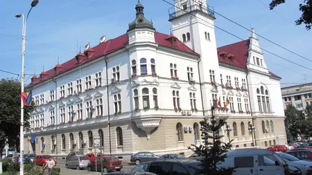 Noul prefect de Suceava, instalat în funcție în prezența a cinci foști prefecți; Flutur a lipsit