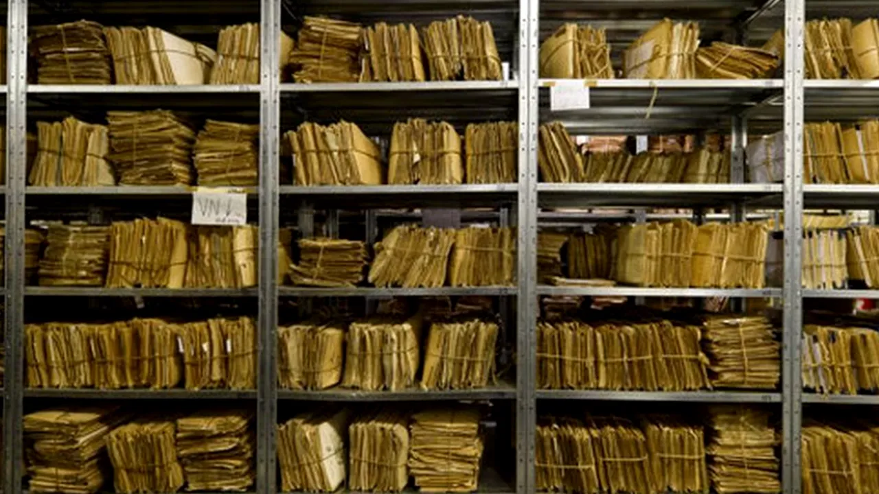 CNSAS: ”169 de foști ofiţeri de Securitate, implicaţi în recrutarea a 2.300 de elevi minori în ultimii ani ai regimului comunist”