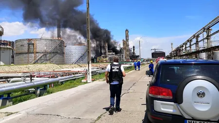 Explozia de la Petromidia. Mai mulţi angajaţi acuză lipsa reviziilor şi a modernizării rafinăriei