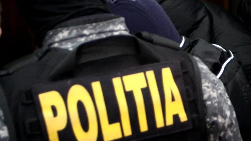 Doi polițiști din Brașov, care au „închis ochii la infracțiuni în schimbul mitei, au fost arestați preventiv