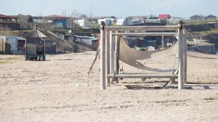 VERIFICĂRI. O angajată a unei terase din Vama Veche, confirmată cu COVID-19. Ce măsuri au luat autoritățile