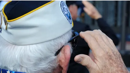 Unul dintre ultimii supraviețuitori de la Pearl Harbor, Ira „Ike” Schab, a murit la vârsta de 105 ani