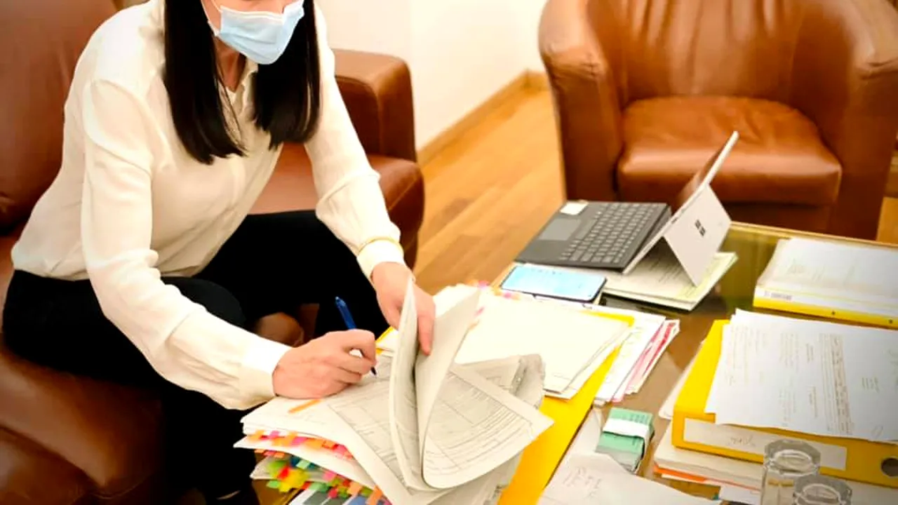 Clotilde Armand vrea licitații pentru țăranii care vând pătrunjel în piețele din Sectorul 1