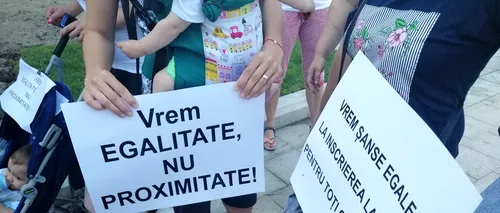 Protest la Iași după ce Primăria a introdus o nouă condiție pentru înscrierea copiilor în creșe. Părinte: „Nu mă las până când copilul meu nu este admis. Nu este corect - FOTO 