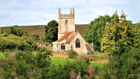 Satul izolat de lume 310 zile pe an. Când își deschide porțile pentru turiști