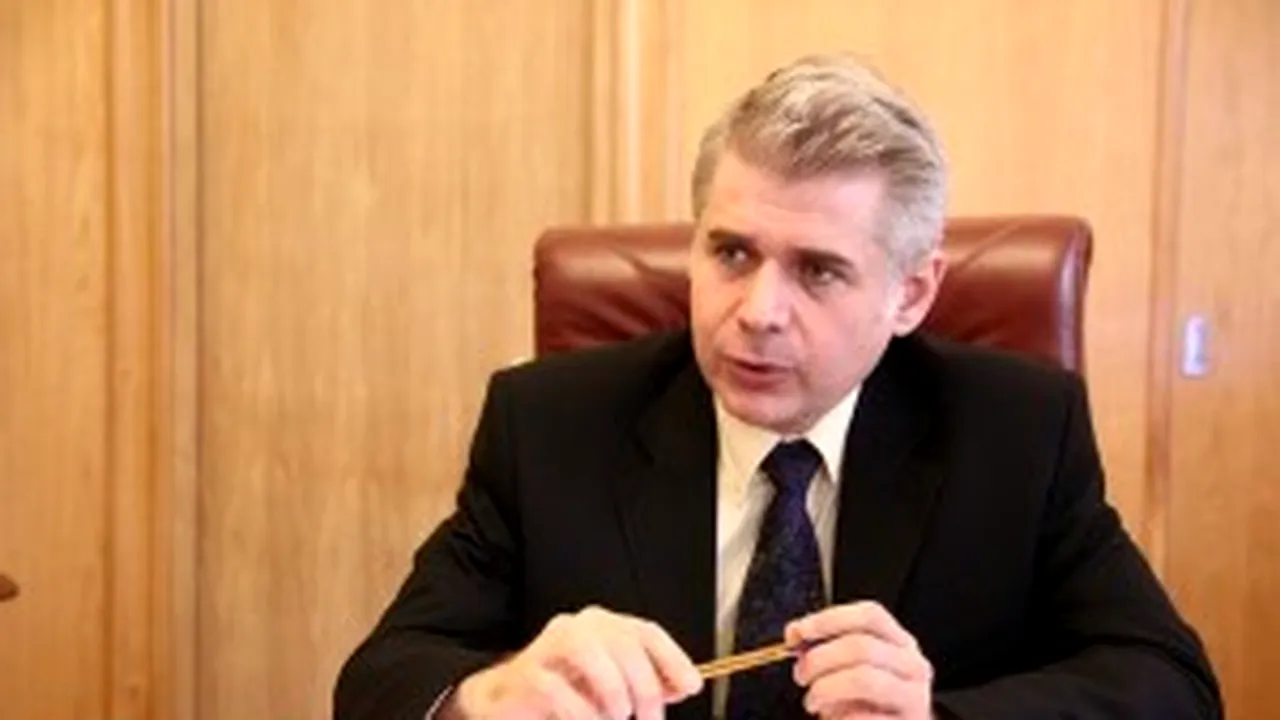 Prefectul Emanoil Bocăneanu, reținut pentru infracțiuni de corupție, a fost eliberat din funcție de Guvern