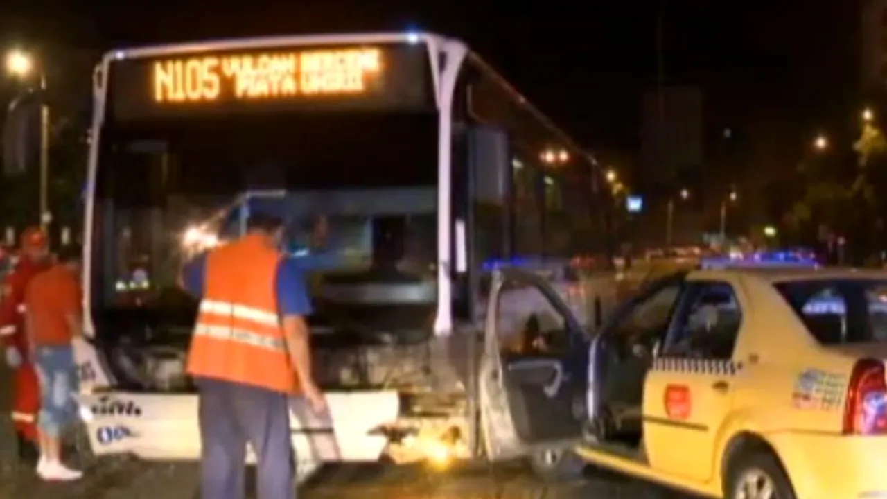 Accident grav în București: un autoturism, două taxiuri și un autobuz, implicate într-un carambol
